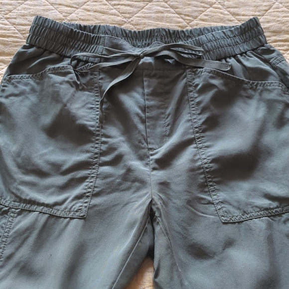 Women's army green Banana Republic drapey joggers size 4 - Picture 2 of 15